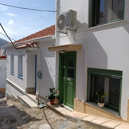 公寓 Filippia's House *